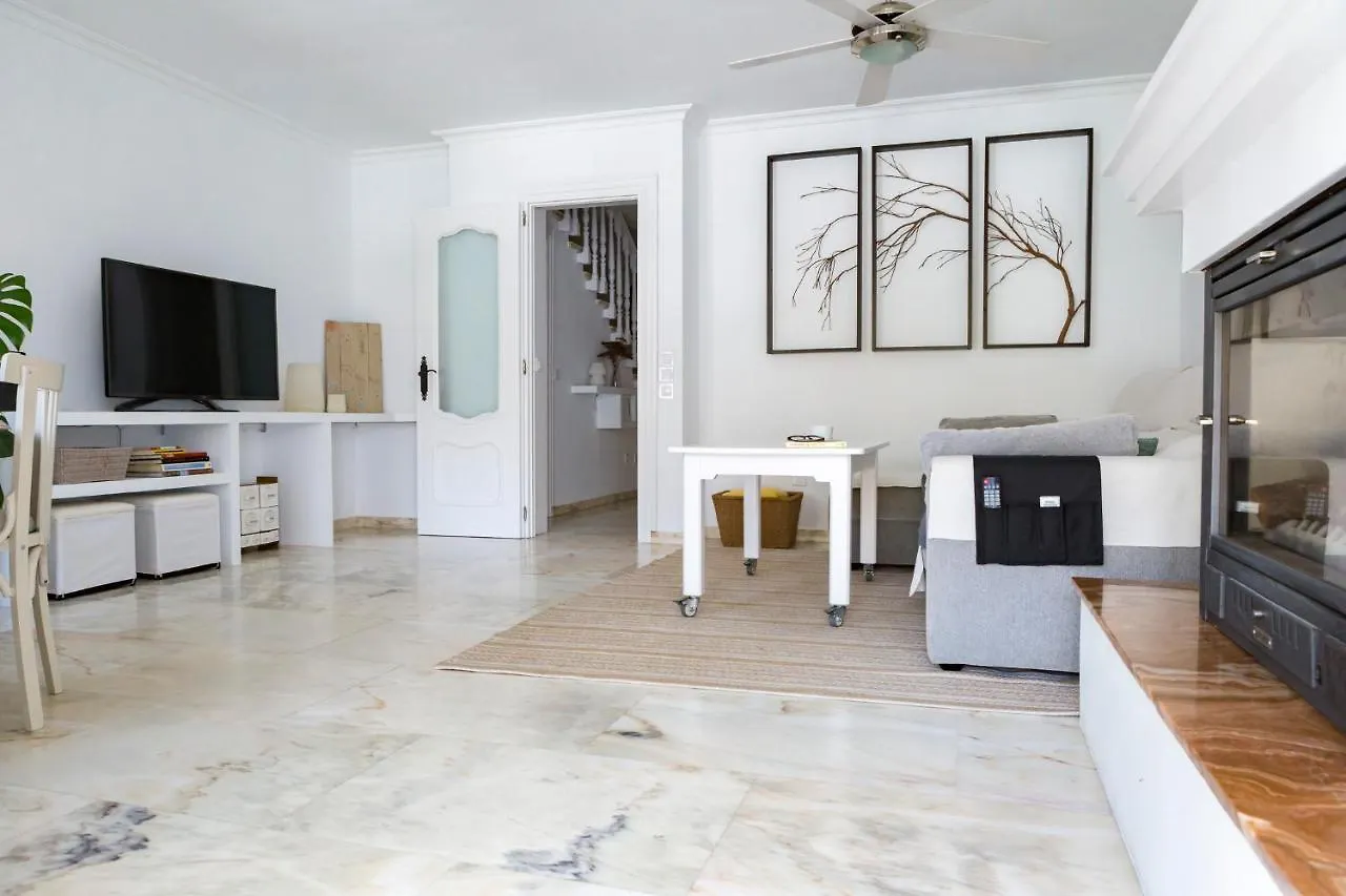 Holiday home Casa Jardin - Residential Area -Free Parking Outdoor- Malaga Este Spain