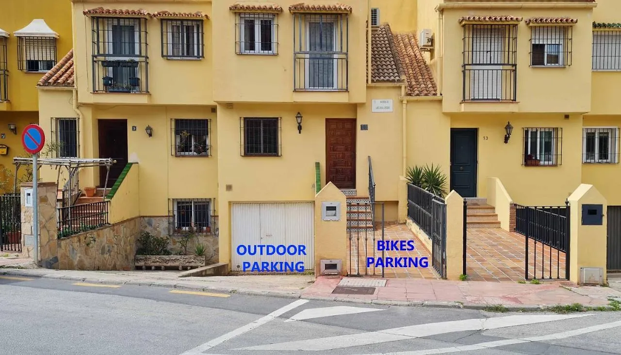Casa Jardin - Residential Area -Free Parking Outdoor- Malaga Este 0*,  Spain