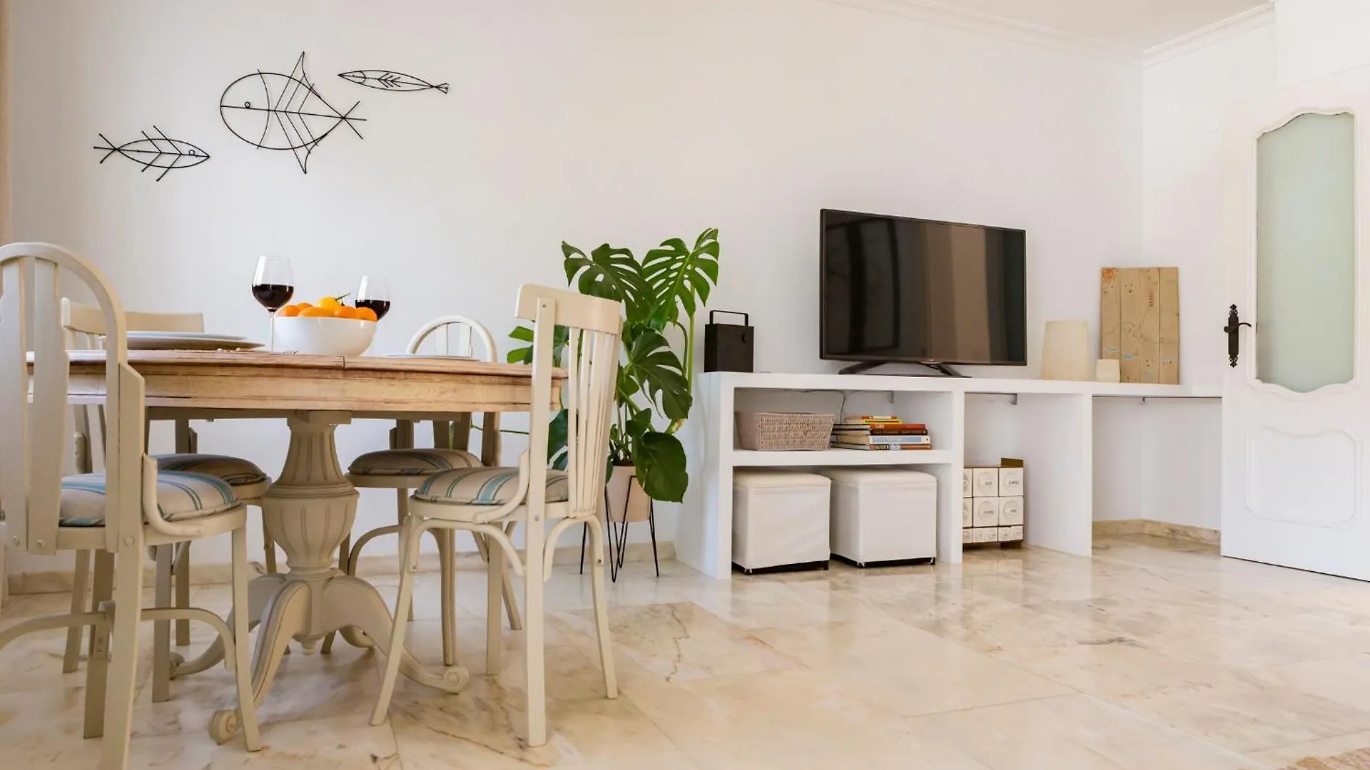 Casa Jardin - Residential Area -Free Parking Outdoor- Malaga Este Spain